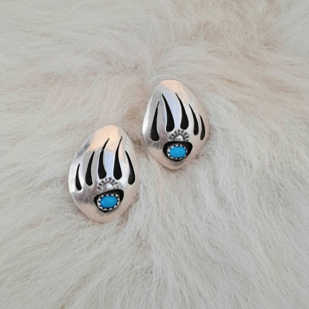 Vintage Native Bear Paw